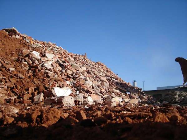 Reciclagem de entulho em Maringá